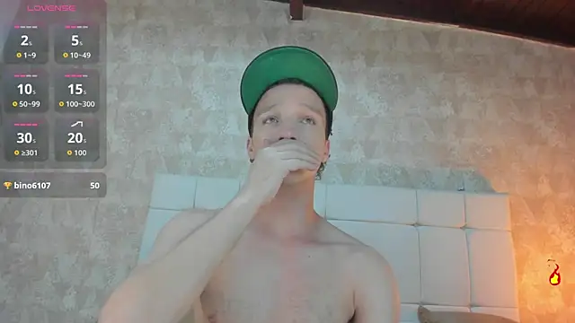 angelcortes online show from December 14, 8:09 am