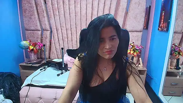 Snapshot of HornySkinny26 chatting on November 28, 4:56 am HornySkinny26 online show from November 28, 4:56 am