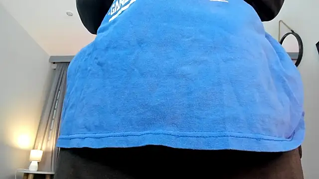 Snapshot of CoralineRicce_ chatting on November 24, 9:48 pm CoralineRicce online show from November 24, 9:48 pm