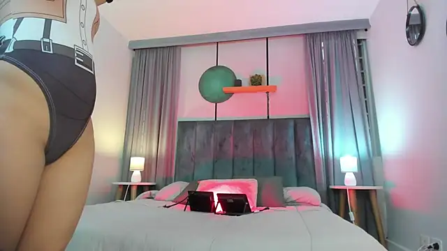 Snapshot of CoralineRicce_ chatting on October 11, 8:43 pm CoralineRicce online show from October 11, 8:43 pm