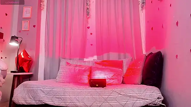 Snapshot of CoralineRicce_ chatting on March 18, 4:51 am CoralineRicce online show from March 18, 4:51 am