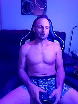 Snapshot of Funwithbrad1 chatting on December 10, 7:58 am Funwithbrad1 online show from December 10, 7:58 am