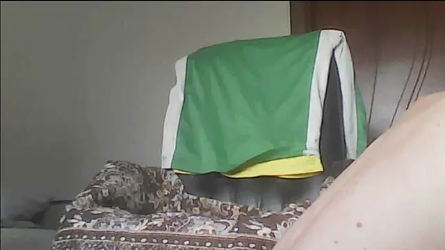 Snapshot of Yrikos1 chatting on October 16, 12:24 pm Yrikos1 online show from October 16, 12:24 pm