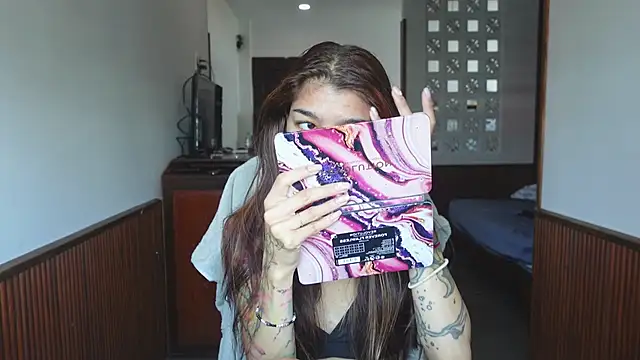 vinkitinkii online show from April 2, 3:57 am