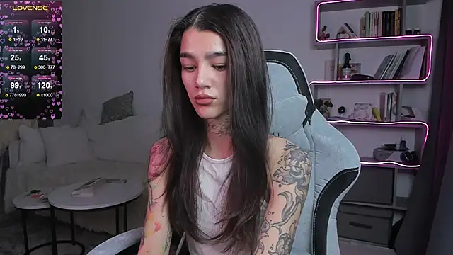 Snapshot of vinkitinkii chatting on March 18, 6:17 am vinkitinkii online show from March 18, 6:17 am