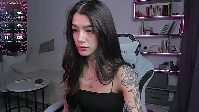 Snapshot of vinkitinkii chatting on March 21, 6:27 am vinkitinkii online show from March 21, 6:27 am