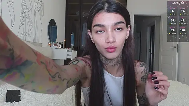 Snapshot of vinkitinkii chatting on November 8, 6:17 am vinkitinkii online show from November 8, 6:17 am