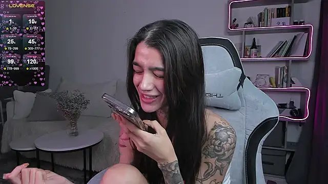 Snapshot of vinkitinkii chatting on March 15, 9:41 am vinkitinkii online show from March 15, 9:41 am