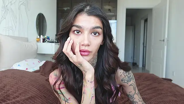 Snapshot of vinkitinkii chatting on October 7, 6:47 am vinkitinkii online show from October 7, 6:47 am