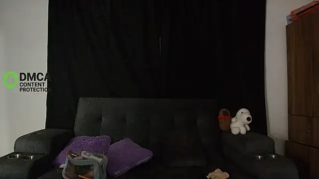 yungelitamor  online show from April 19, 5:19 am