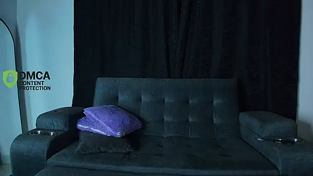 yungelitamor  online show from March 19, 6:02 am