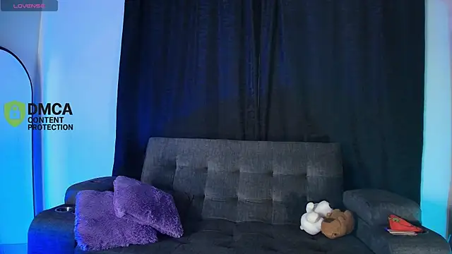 Snapshot of yungelitamor_ chatting on April 25, 5:32 am yungelitamor online show from April 25, 5:32 am
