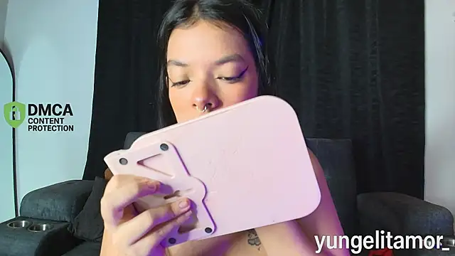 Snapshot of yungelitamor_ chatting on October 16, 5:16 am yungelitamor online show from October 16, 5:16 am