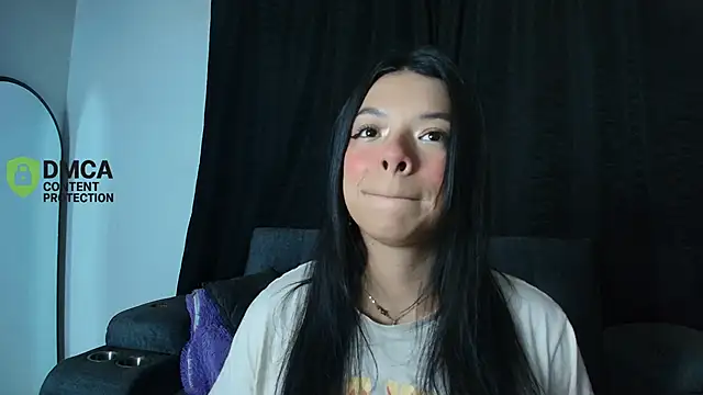 Snapshot of yungelitamor_ chatting on June 7, 5:01 am yungelitamor online show from June 7, 5:01 am
