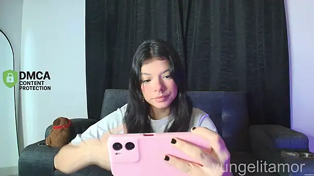 yungelitamor  online show from November 26, 5:07 am