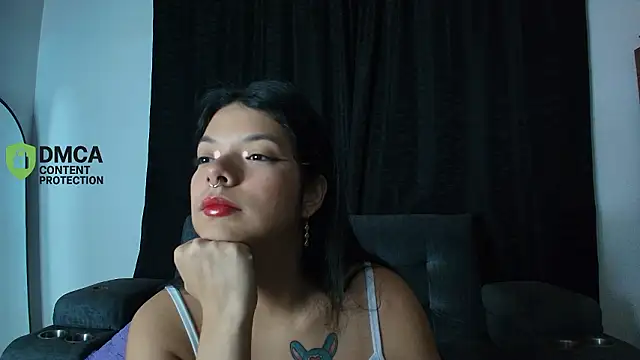 yungelitamor  online show from March 17, 5:21 am