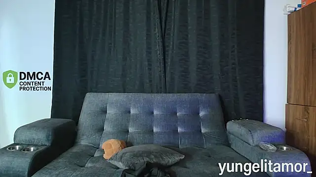 Snapshot of yungelitamor_ chatting on October 11, 5:41 am yungelitamor online show from October 11, 5:41 am