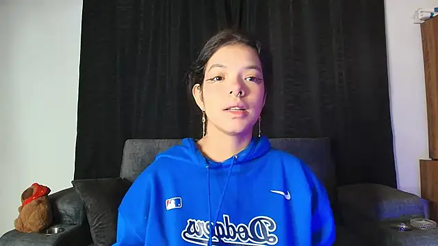 Snapshot of yungelitamor_ chatting on September 23, 5:03 am yungelitamor online show from September 23, 5:03 am