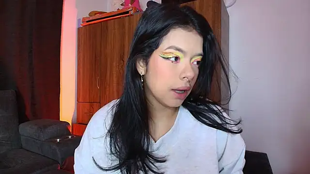 Snapshot of yungelitamor_ chatting on July 12, 5:41 am yungelitamor online show from July 12, 5:41 am