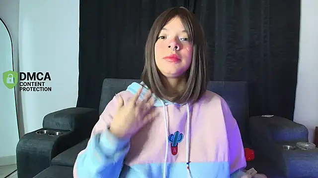 yungelitamor  online show from November 11, 5:02 am