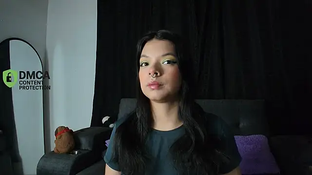 yungelitamor  online show from April 14, 5:23 am