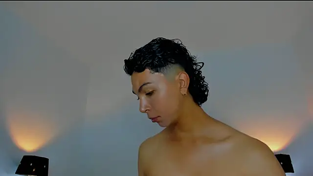 xhenisa  online show from November 29, 10:54 pm