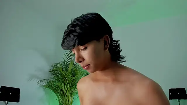 xhenisa  online show from October 8, 7:36 pm