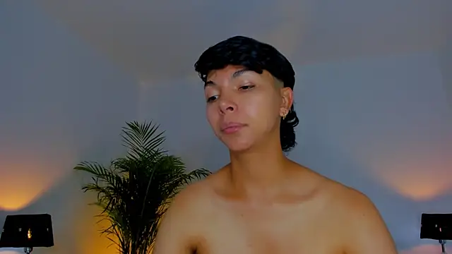 xhenisa  online show from September 23, 9:22 pm