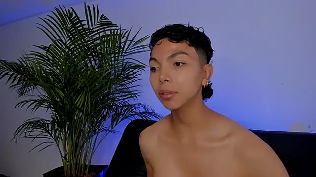 xhenisa  online show from January 15, 5:16 pm