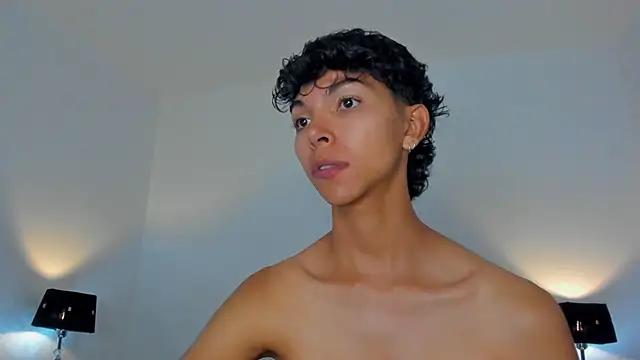Snapshot of xhenisa_ chatting on July 14, 2:38 am xhenisa online show from July 14, 2:38 am