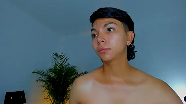 xhenisa  online show from September 29, 8:03 pm