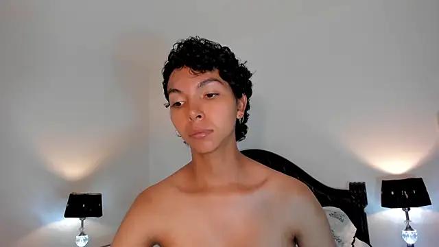 xhenisa  online show from March 10, 8:45 pm