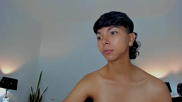 xhenisa  online show from March 4, 4:59 pm