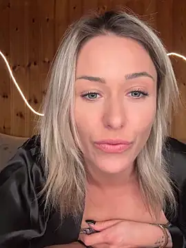 petrouchkaaa  online show from March 12, 8:46 pm