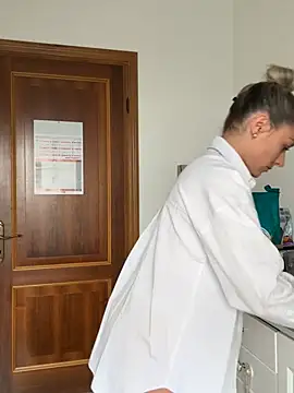 petrouchkaaa  online show from February 5, 8:54 am