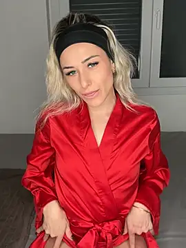 Snapshot of petrouchkaaa_ chatting on March 2, 8:57 pm petrouchkaaa online show from March 2, 8:57 pm