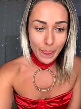 Snapshot of petrouchkaaa_ chatting on October 17, 7:48 pm petrouchkaaa online show from October 17, 7:48 pm