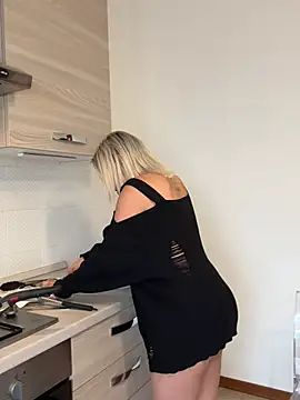 petrouchkaaa  online show from March 26, 8:56 am