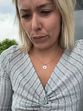 petrouchkaaa  online show from April 19, 7:42 am