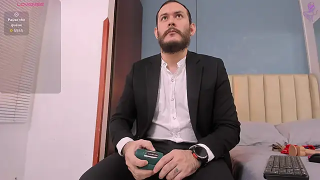 jeanpiere  online show from December 14, 7:19 pm