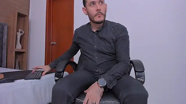 jeanpiere  online show from February 6, 4:30 am