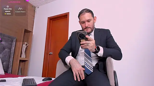 jeanpiere  online show from April 13, 2:15 am