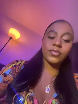 Snapshot of charlotteeruss chatting on July 18, 3:04 am charlotteeruss online show from July 18, 3:04 am