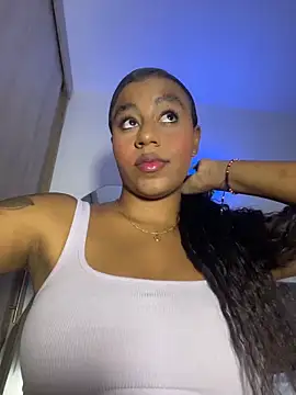 charlotteeruss online show from May 19, 10:06 pm