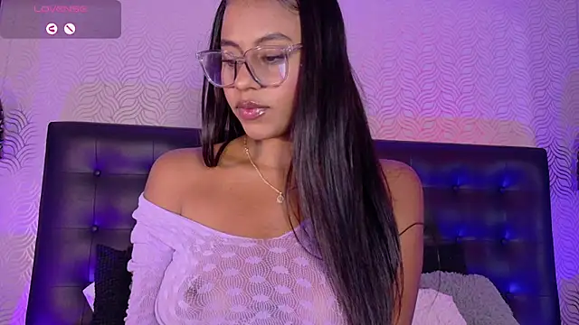 Snapshot of charlotteeruss chatting on March 5, 7:06 pm charlotteeruss online show from March 5, 7:06 pm