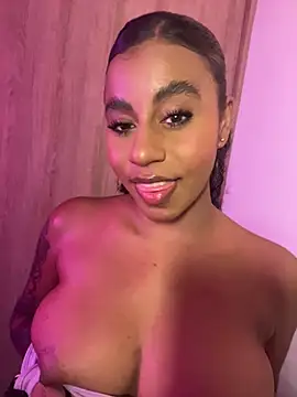 Snapshot of charlotteeruss chatting on July 7, 11:30 pm charlotteeruss online show from July 7, 11:30 pm