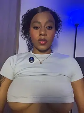 Snapshot of charlotteeruss chatting on June 12, 5:27 am charlotteeruss online show from June 12, 5:27 am