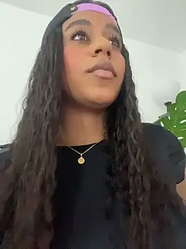 charlotteeruss online show from February 21, 6:21 pm