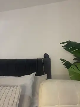 charlotteeruss online show from March 1, 1:22 pm