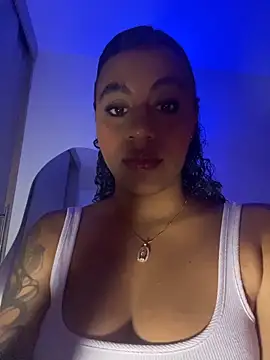 charlotteeruss online show from April 21, 2:47 am